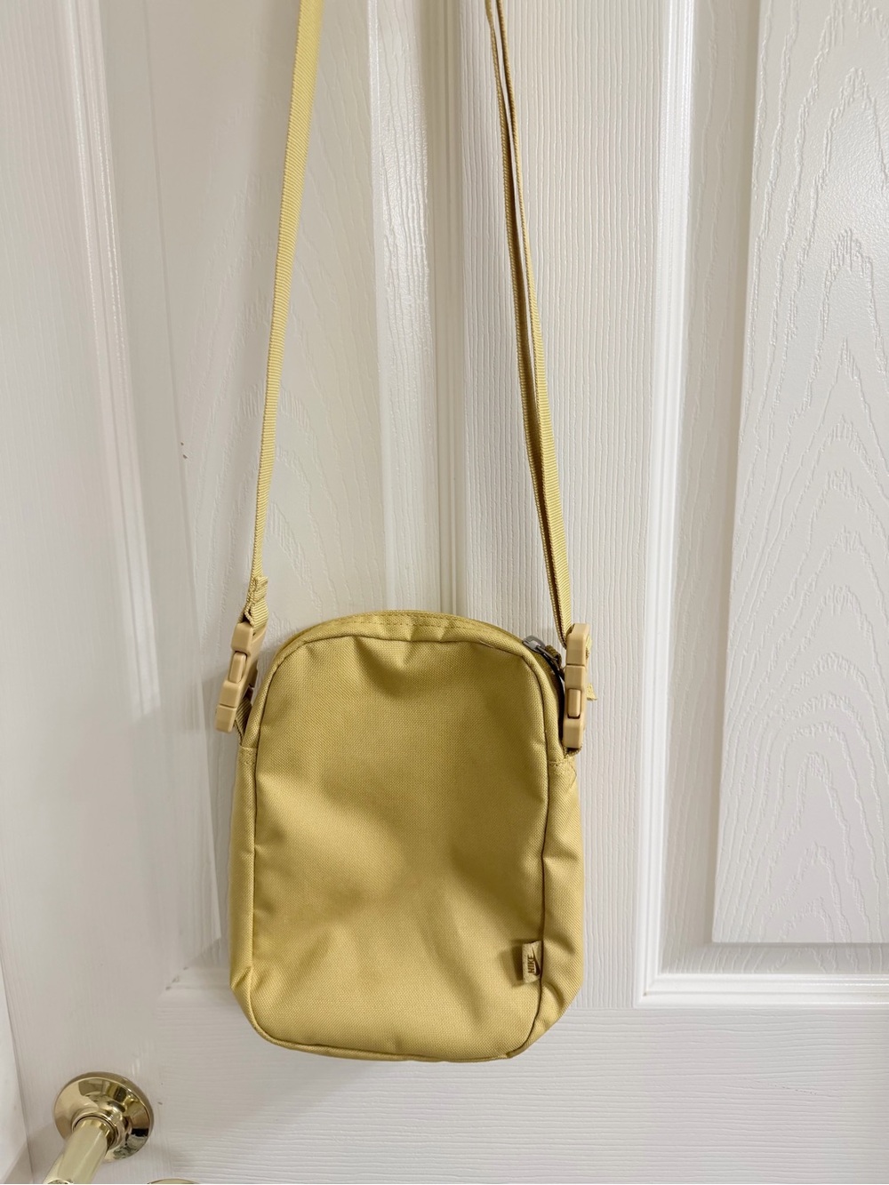 Nike Small Mustard Yellow Crossbody Belt Bag - Picture 6 of 7